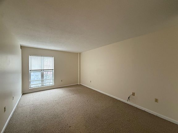 5th image of 570-572 Franklin St #2
