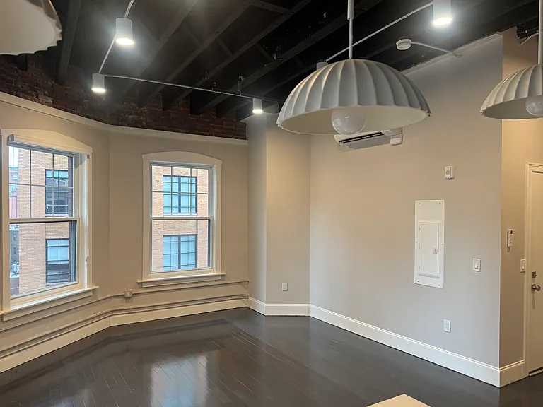 281 Franklin St — Photo 6