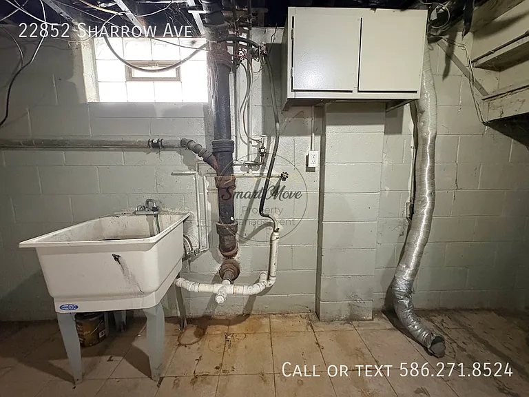 22852 Sharrow Ave — Photo 19