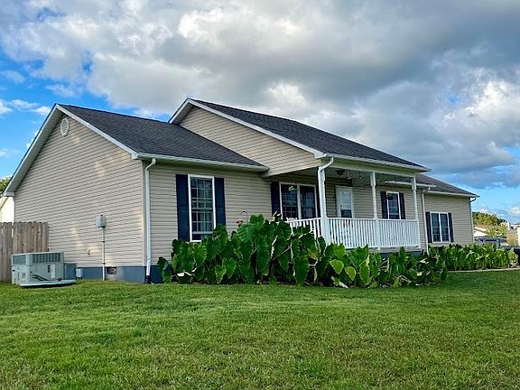 3rd image of 276 Bayberry Dr