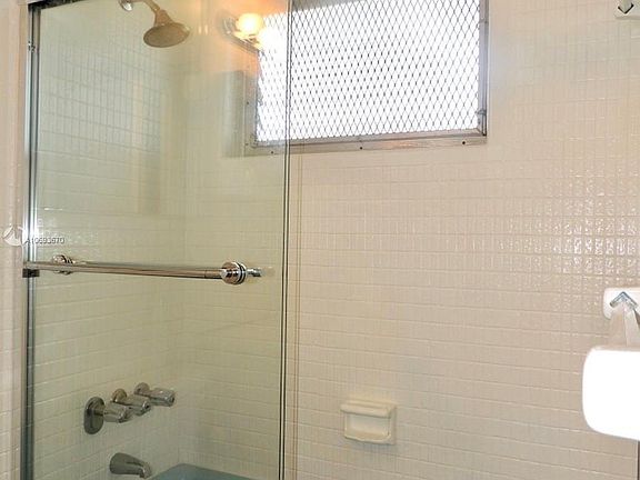4th image of 851 Meridian Ave APT 53