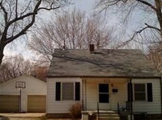 949 NE Oakland Ave, Topeka, KS 66616