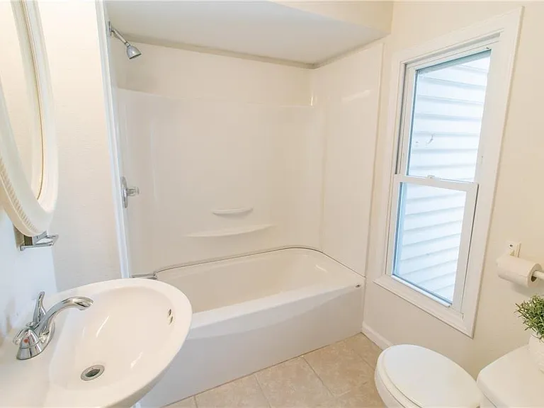 110 Emerson St #B — Photo 7