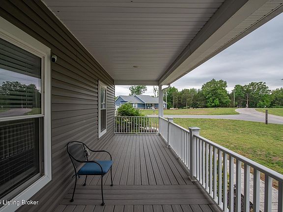 5th image of 33 Beach Cove Ct