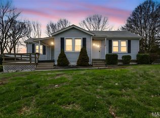 5208 Roberta Dr, High Ridge, MO 63049