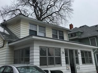 222 1/2 S Lucas St, Iowa City, IA 52240