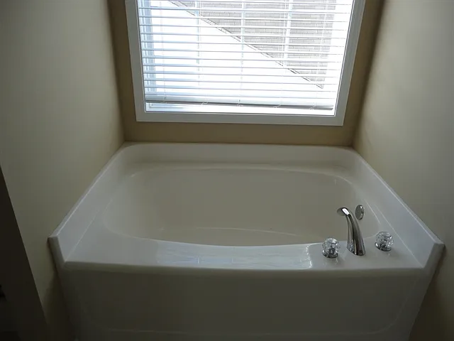 10 Canso St — Photo 8