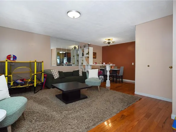 463 Beach 68th Street image 4 of 29