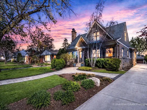 305 N Clinton Ave, Elmhurst, IL 60126