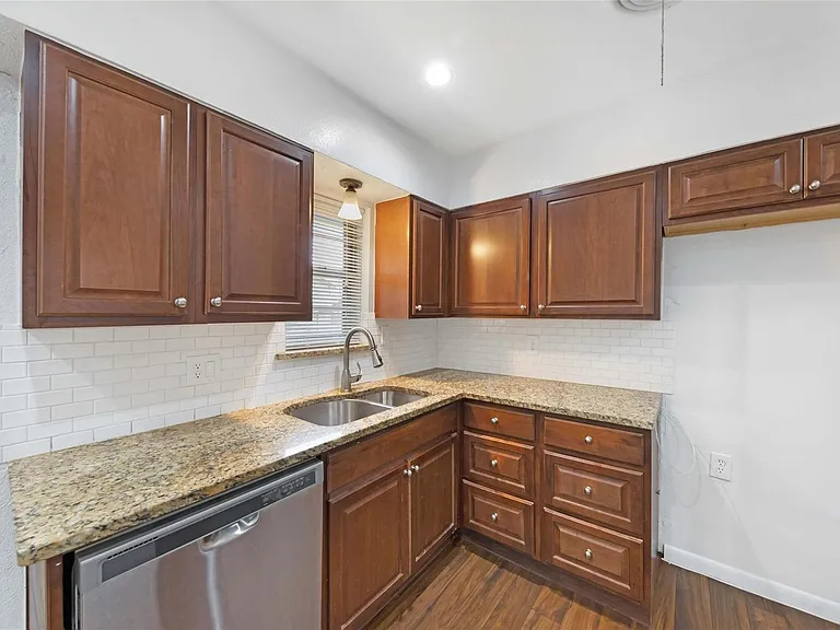 2717 Wesleyan Dr — Photo 19