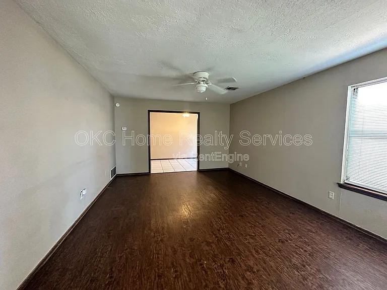 234 Barrett Pl — Photo 2