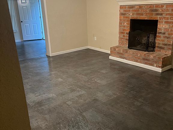 4th image of 155 Thomas Dr