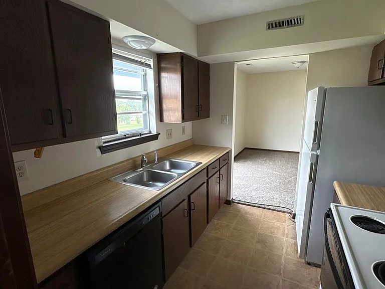124 N Keene St. — Photo 8