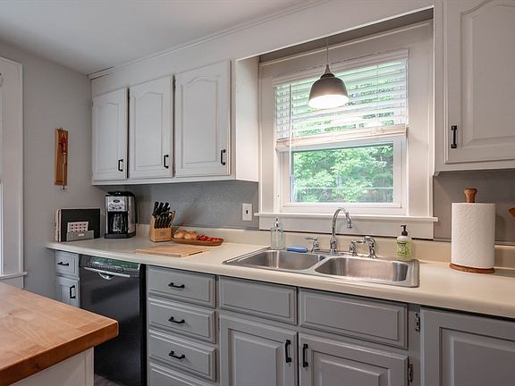 3rd image of 88 Newgate Cir