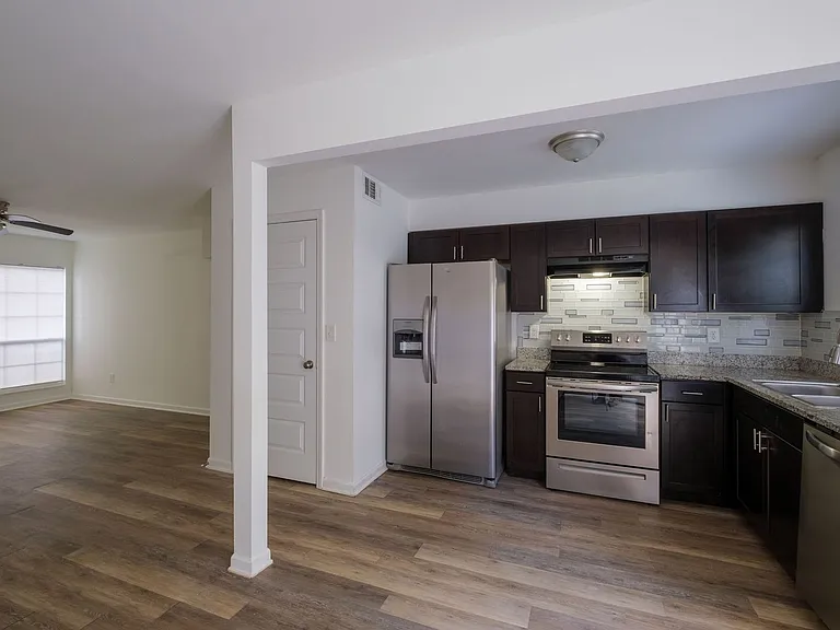 Golden Gate Townhomes — Photo 80