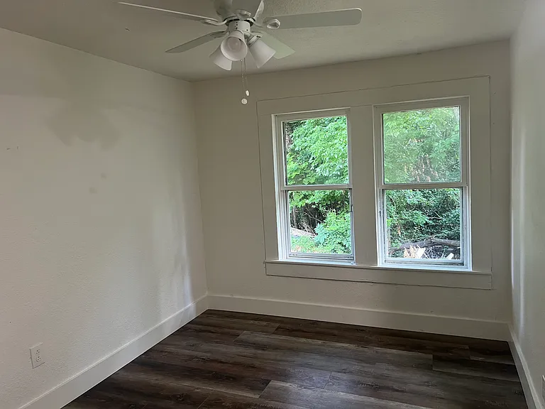 108 Brown St — Photo 9