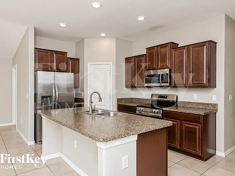 9637 Sage Creek Dr — Photo 7