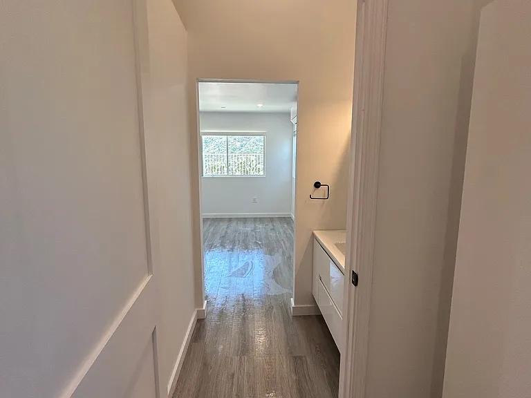 Private Primary Full Bathroom