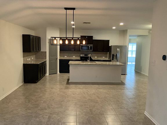 4th image of 10141 Strasbourg Way
