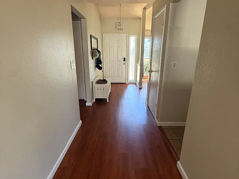 818 Portugal Way — Photo 10