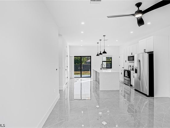 4th image of 747 Roma Ave S