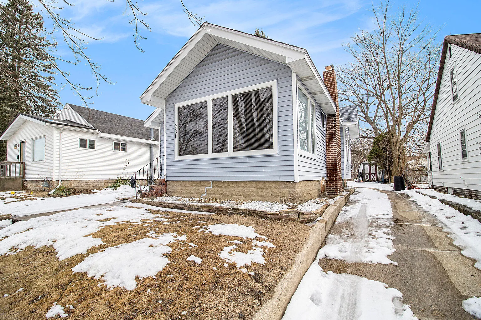 231 N Ashland Ave photo 1