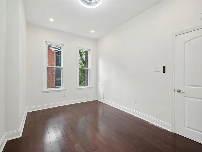 4911 Warrington Ave — Photo 26