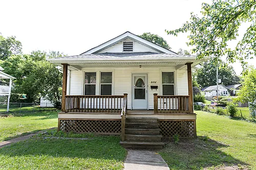 2126 Knox Ave Photo 1