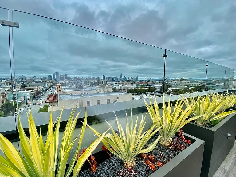 799 S Van Ness Ave — Photo 8