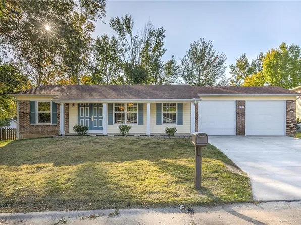 135 Mill Spring Ln, Saint Peters, MO 63376