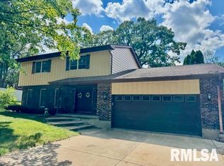 1008 Woodland Dr, Clinton, IA 52732