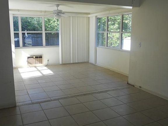 5th image of 1600 Barbara Ave