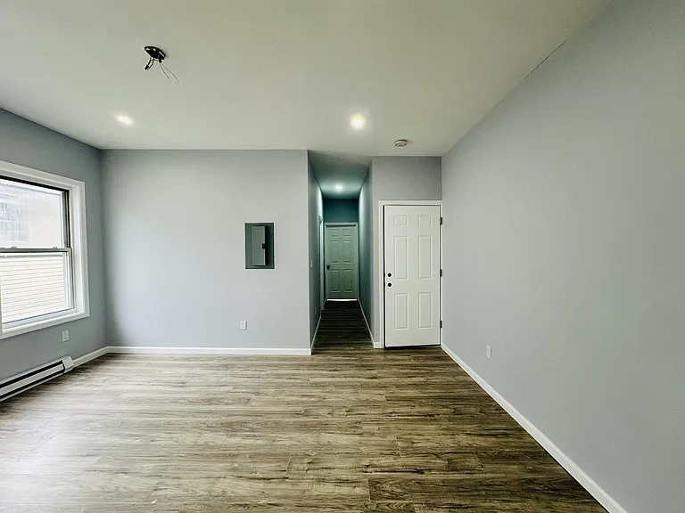 8 Morgan Ave #4 — Photo 6
