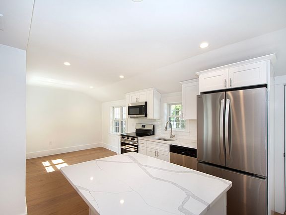 2nd image of 215 Gardner St #1
