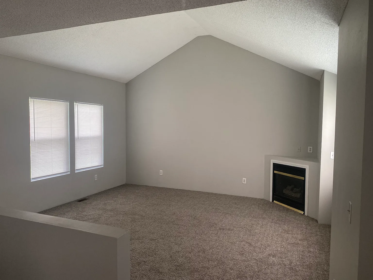 2 bed, 1250 sqft, $1,375 — Photo 3