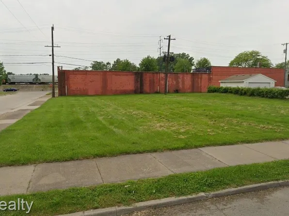 1305 Ferney St, Dearborn, MI 48120