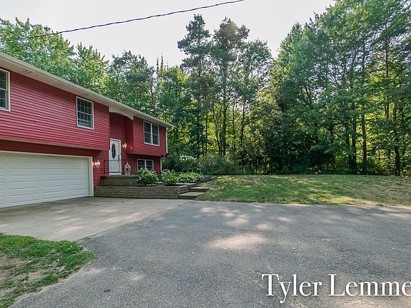 2nd image of 10640 Osborn St