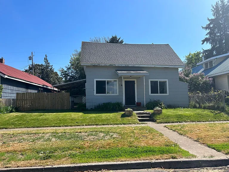 110 NW 2nd St — Photo 1