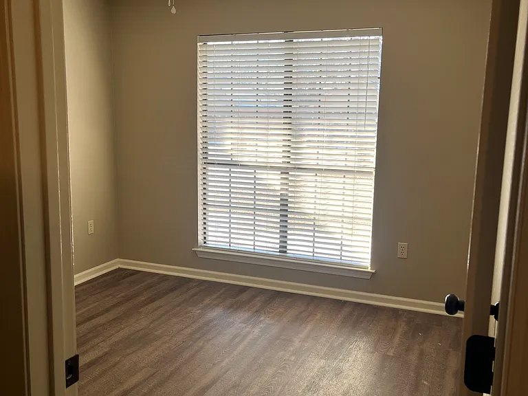 Bedroom 2 w/walk-in closet
