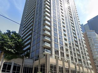 761 Bay St #1104, Toronto, ON M5G 2R2