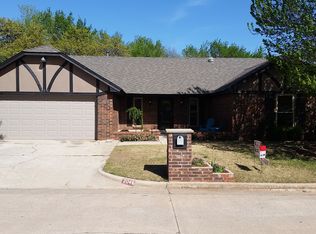 204 Wimbledon Rd, Midwest City, OK 73130