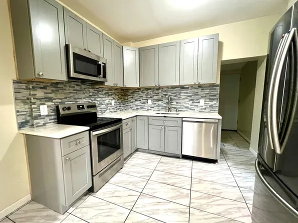 7275 Saybrook Ave, Philadelphia, PA 19142