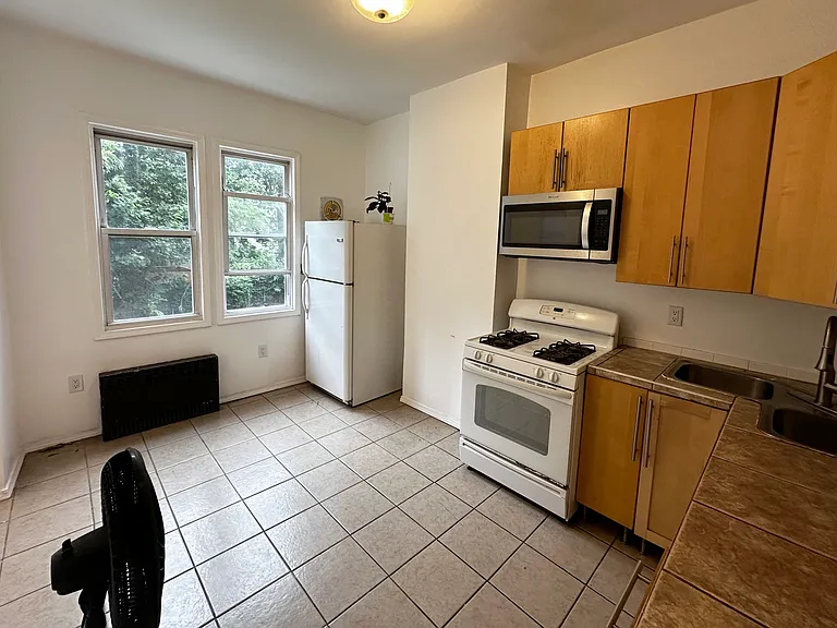 123 Sherman Ave #2 — Photo 8