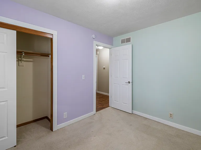 9705 S 21st Ave — Photo 14