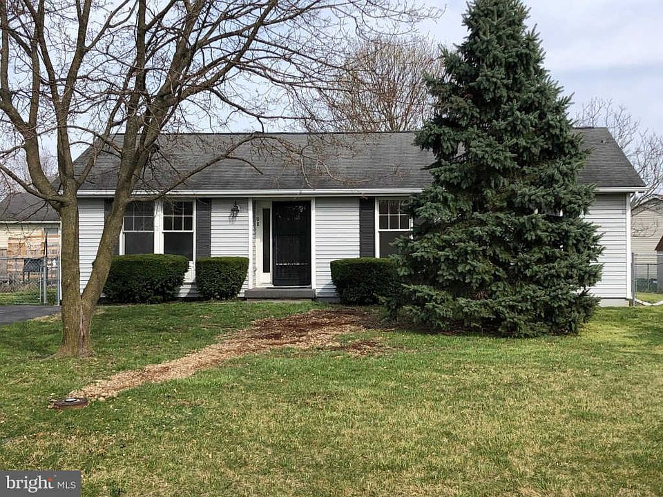 1st image of 108 Clearwater Ct