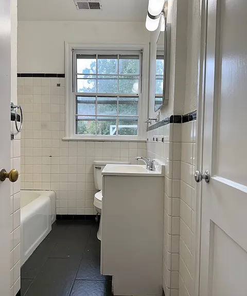 602 W Cedar St — Photo 17