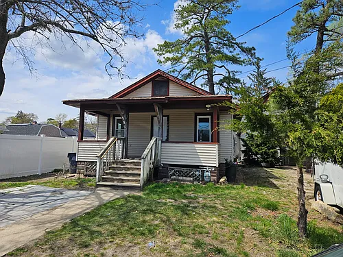 128 Ship Ave Photo 1