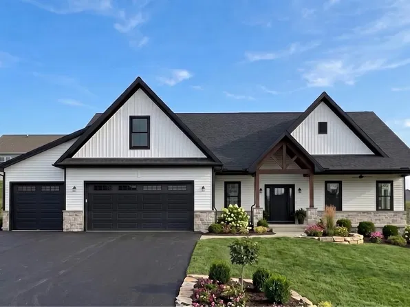2006 Rolling Meadow Rd, Lebanon, PA 17046