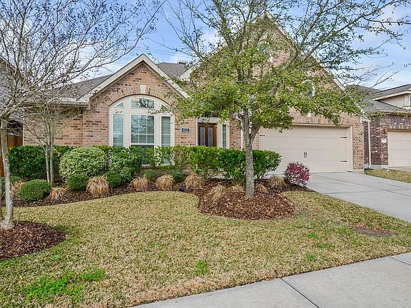 2nd image of 4022 Elk Bluff Ln