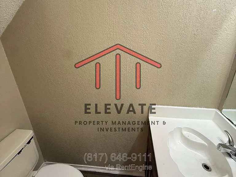 5904 Holiday Ln — Photo 6